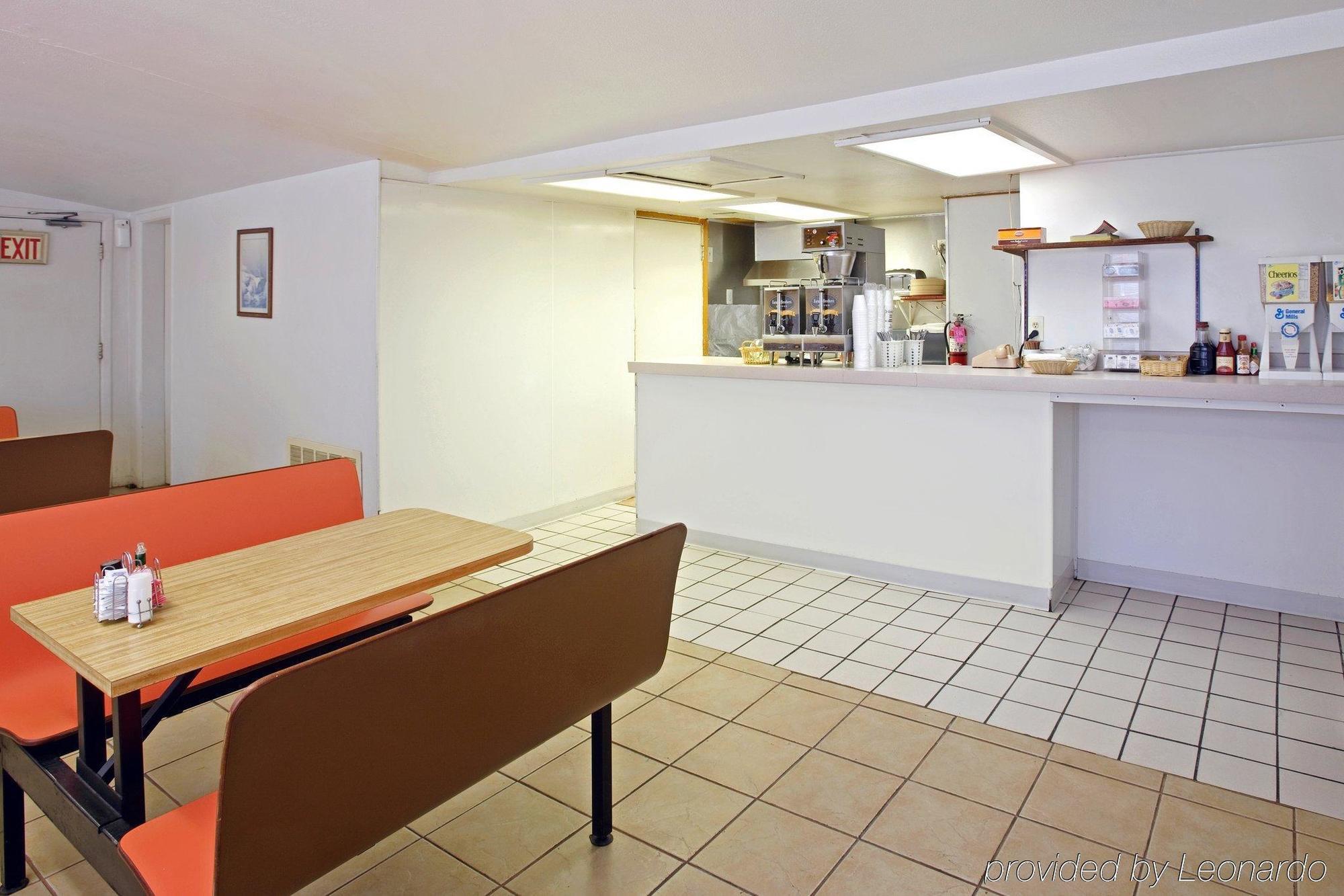 Motel 6 Hobbs Restaurant photo