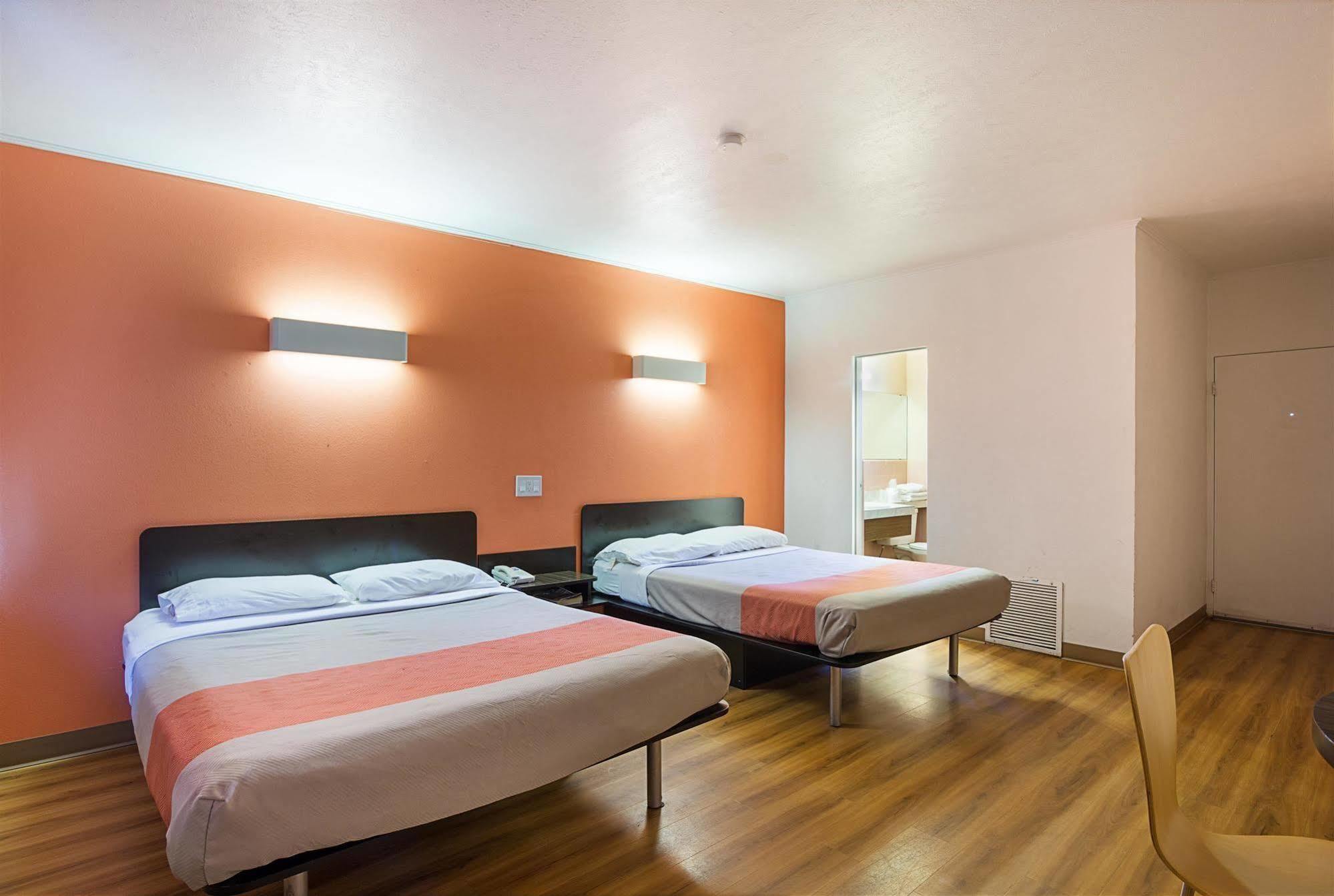 Motel 6 Hobbs Exterior photo